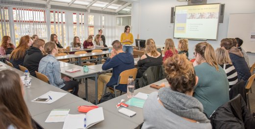 Pabostudenten op de HZ