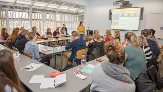 Pabostudenten op de HZ